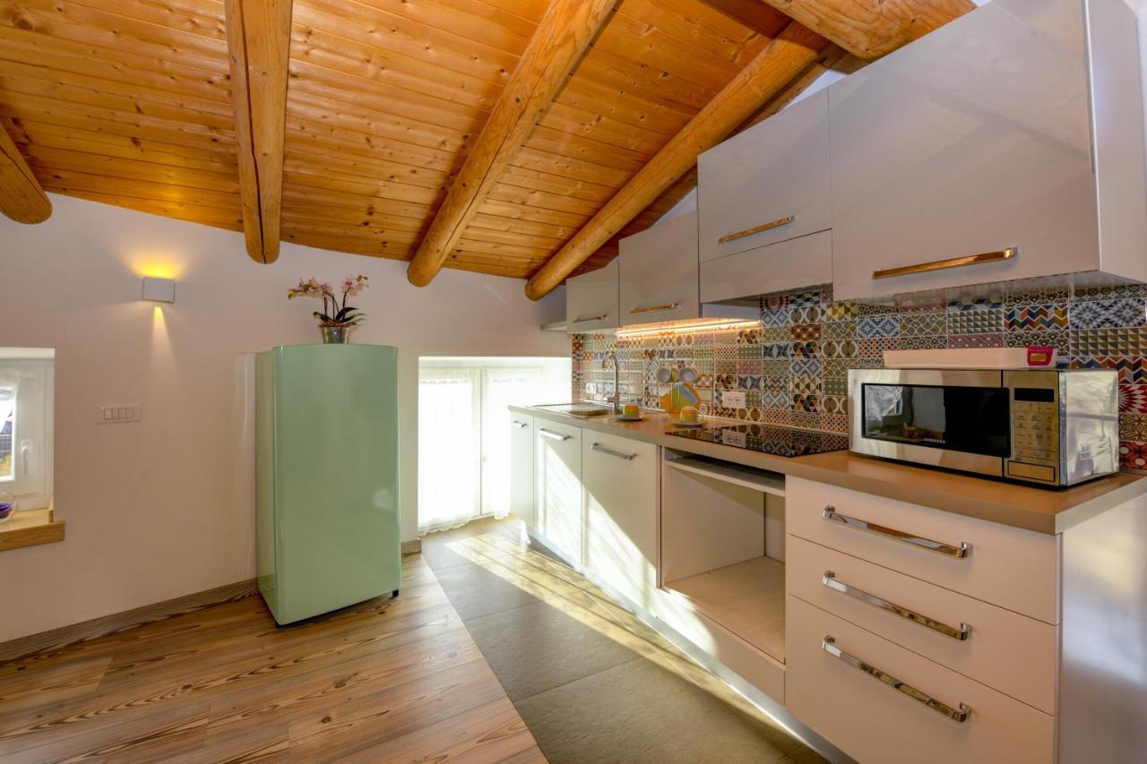 Casa Nel Borgo - Il Gufo Apartment Tremosine ภายนอก รูปภาพ