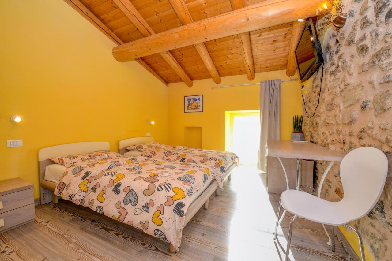 Casa Nel Borgo - Il Gufo Apartment Tremosine ภายนอก รูปภาพ