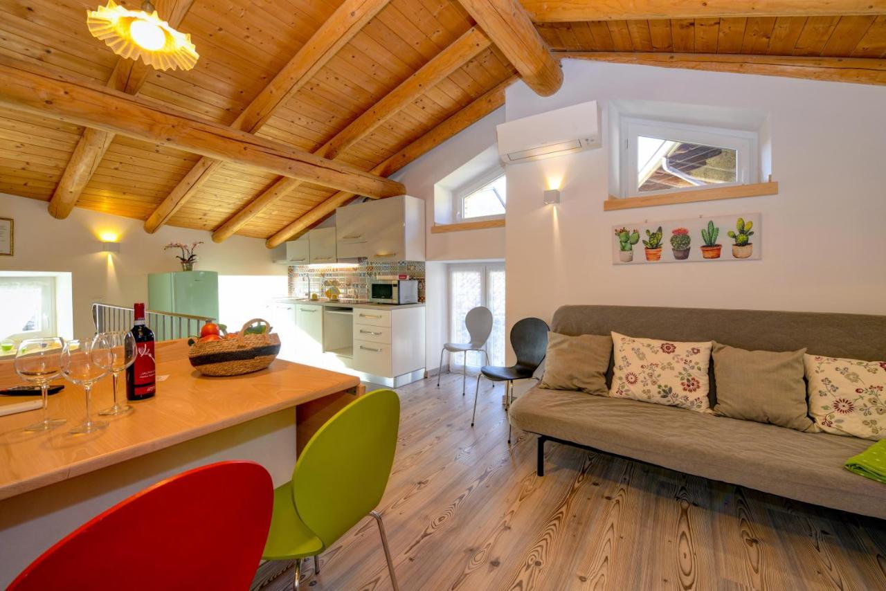 Casa Nel Borgo - Il Gufo Apartment Tremosine ภายนอก รูปภาพ