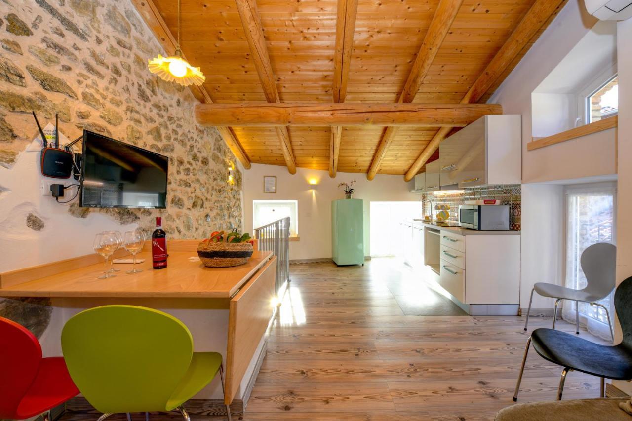 Casa Nel Borgo - Il Gufo Apartment Tremosine ภายนอก รูปภาพ