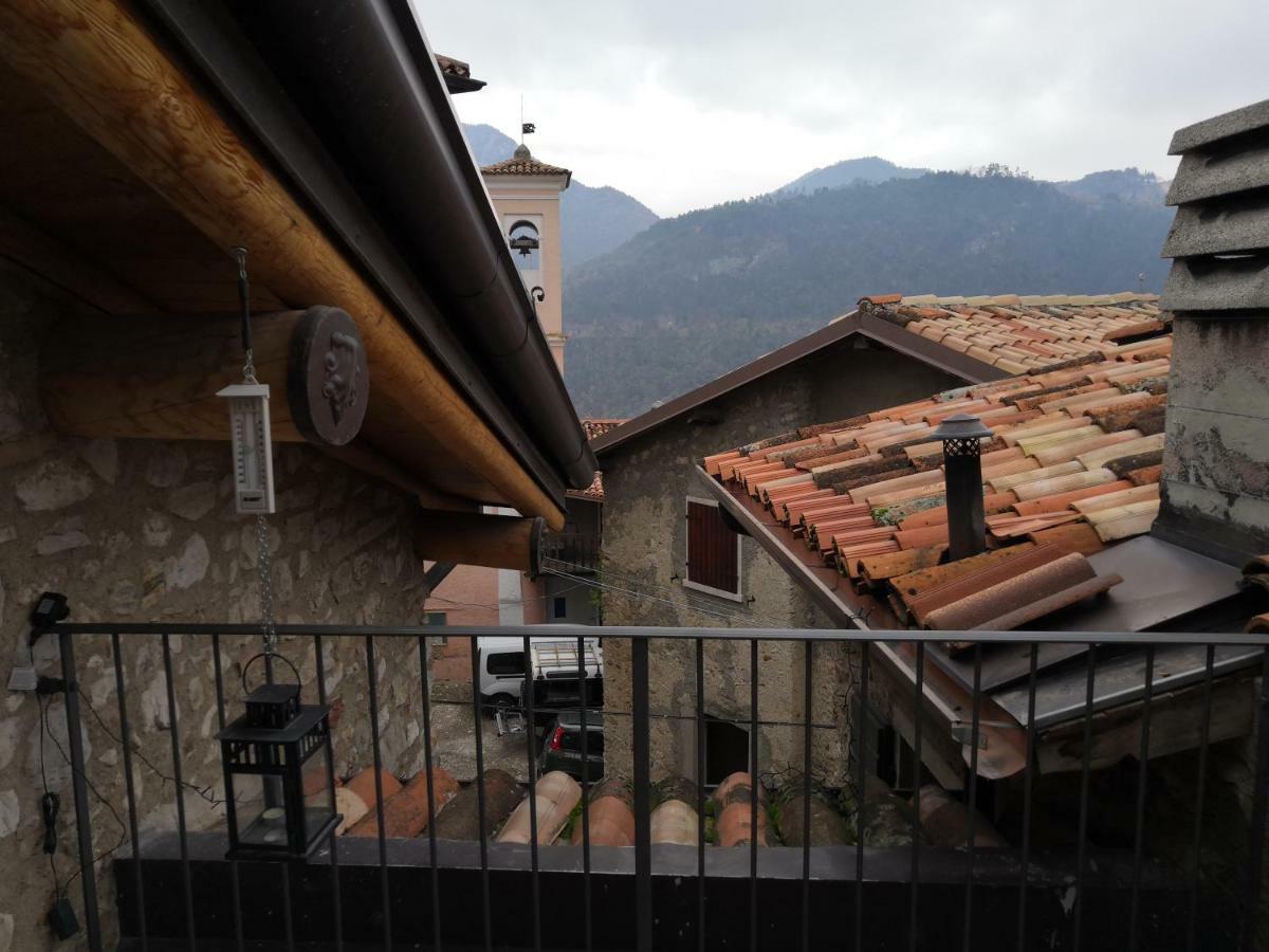 Casa Nel Borgo - Il Gufo Apartment Tremosine ภายนอก รูปภาพ